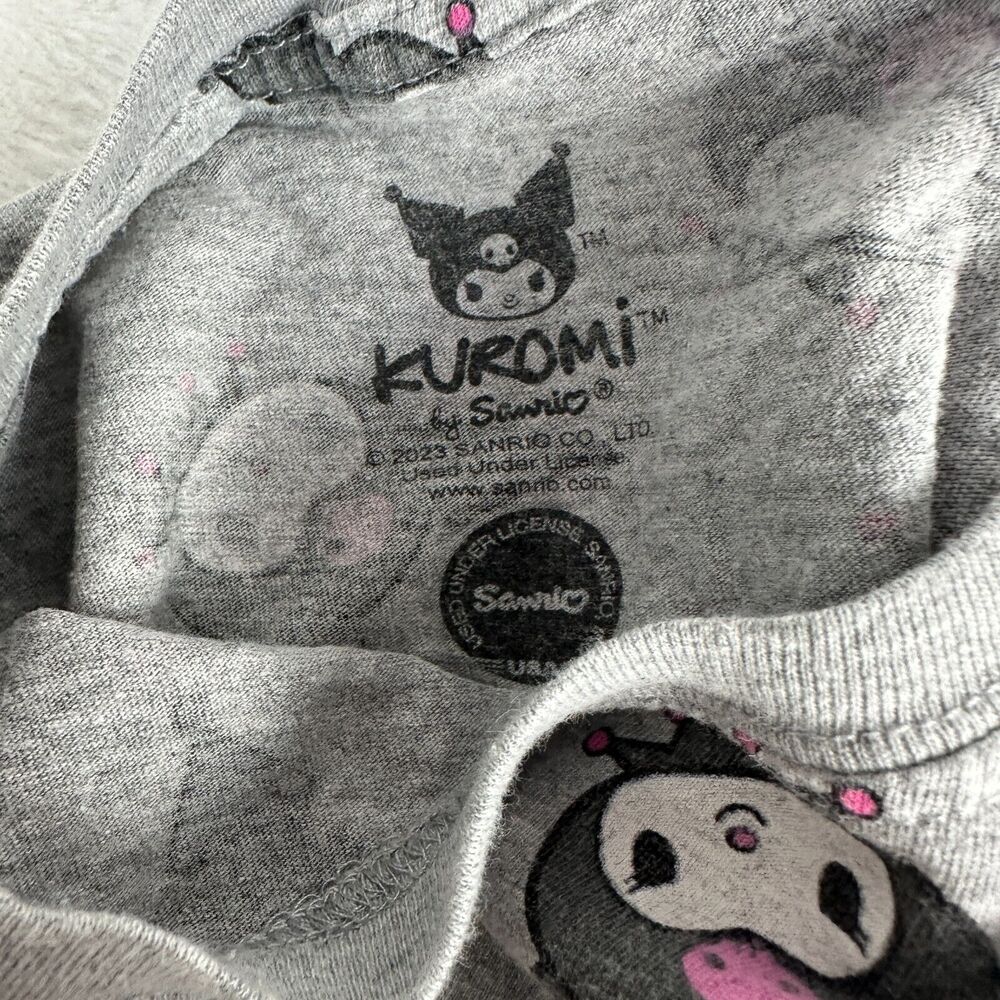 Kuromi By Sanrio Womens Size XS Crop Top Hello Kitty And Friends Gray Allover - Picture 4 of 9